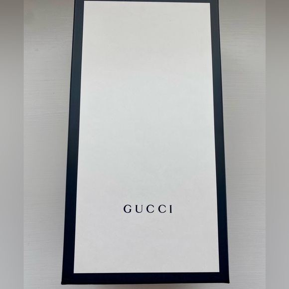 GUCCI white leather espadrilles with gold heritage double-g hardware. Worn once - Picture 5 of 6